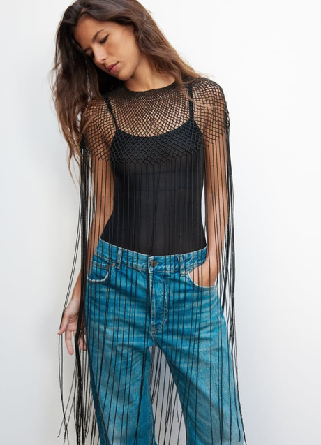 Imagen - Así queda el top de flecos de Zara.
