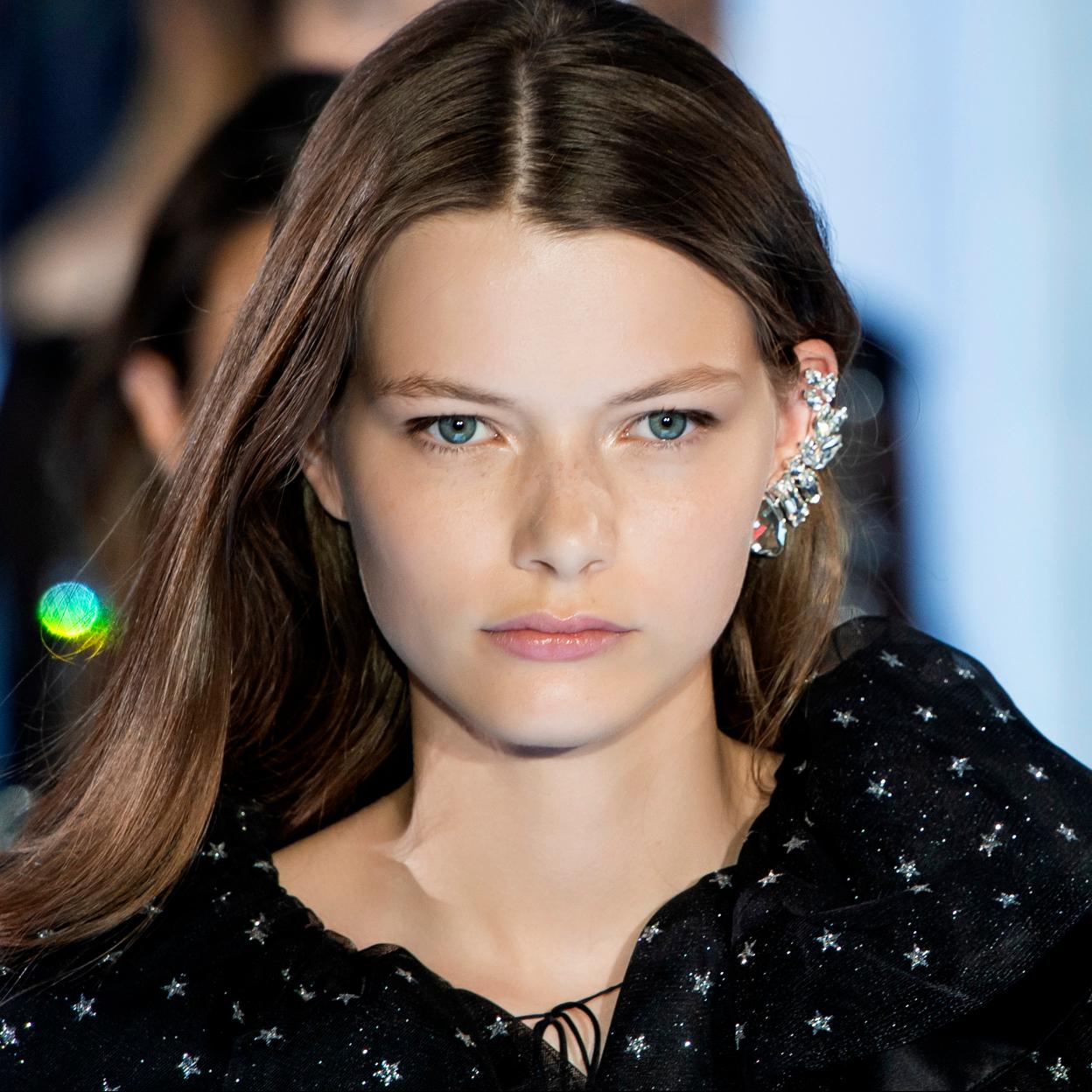 Este es el contorno de ojos alternativa a la blefaroplastia que reduce arrugas, bolsas y levanta el párpado caído, ahora rebajado