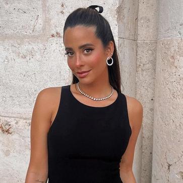 Imagen secundaria 1 - Penélope Cruz, María Fernández-Rubíes y Tamara Falcó con un semirecogido con lazo.