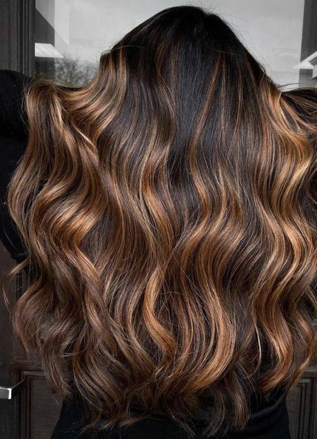 Imagen - Mechas color caramelo para morenas