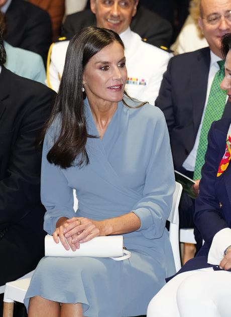 Imagen - La reina Letizia ha llevado un vestido estilizador. / LIMITED PICTURES