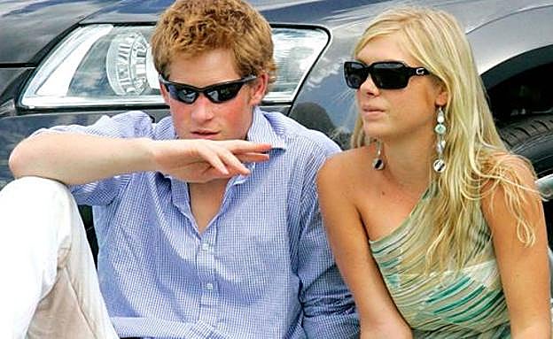 Harry de Inglaterra y su exnovia Chelsy Davy cuando salían juntos