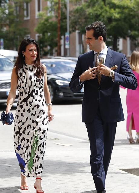 Imagen - Una invitada con vestido de Esfascinante. Foto: Gtres.