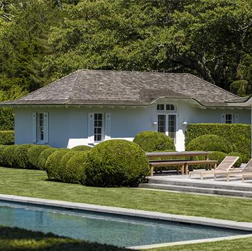Imagen secundaria 1 - Tom Ford compra la impresionante mansión de Jackie Kennedy en los Hamptons por 53 millones de dólares