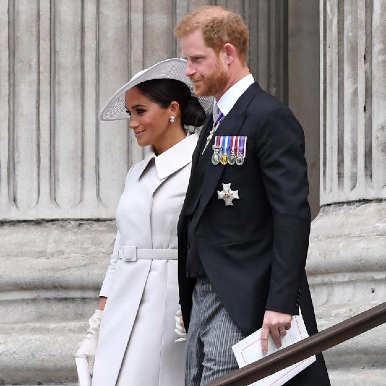 El príncipe Enrique junto a Meghan Markle en la celebración del Jubileo de Platino de la Reina Isabel II.