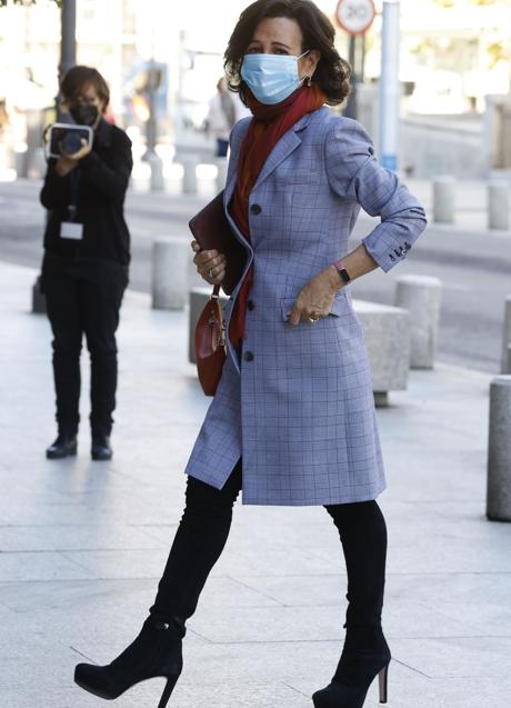 Imagen - Las impactantes botas mosquetero, de altísimo tacón, que ha lucido Ana Patricia Botín. (FOTO: GTRES)