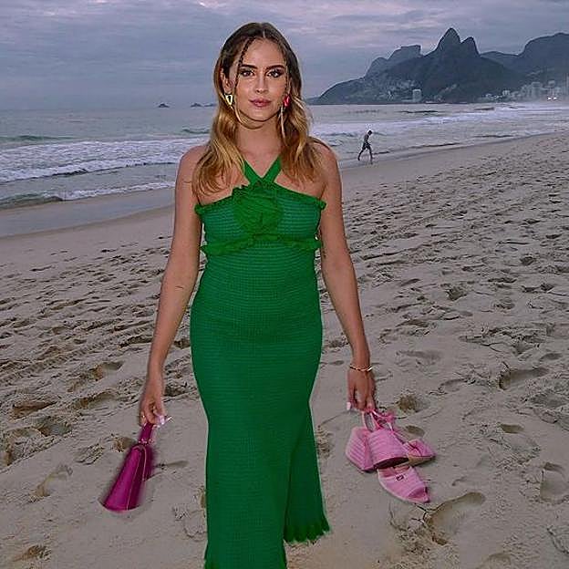 Enamorada de estas seis sandalias con tacón cómodo que combinan con todo 