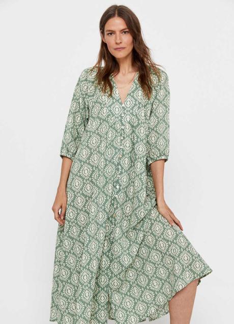 Imagen - Vestido largo estampado en verde. Foto: Cortefiel.