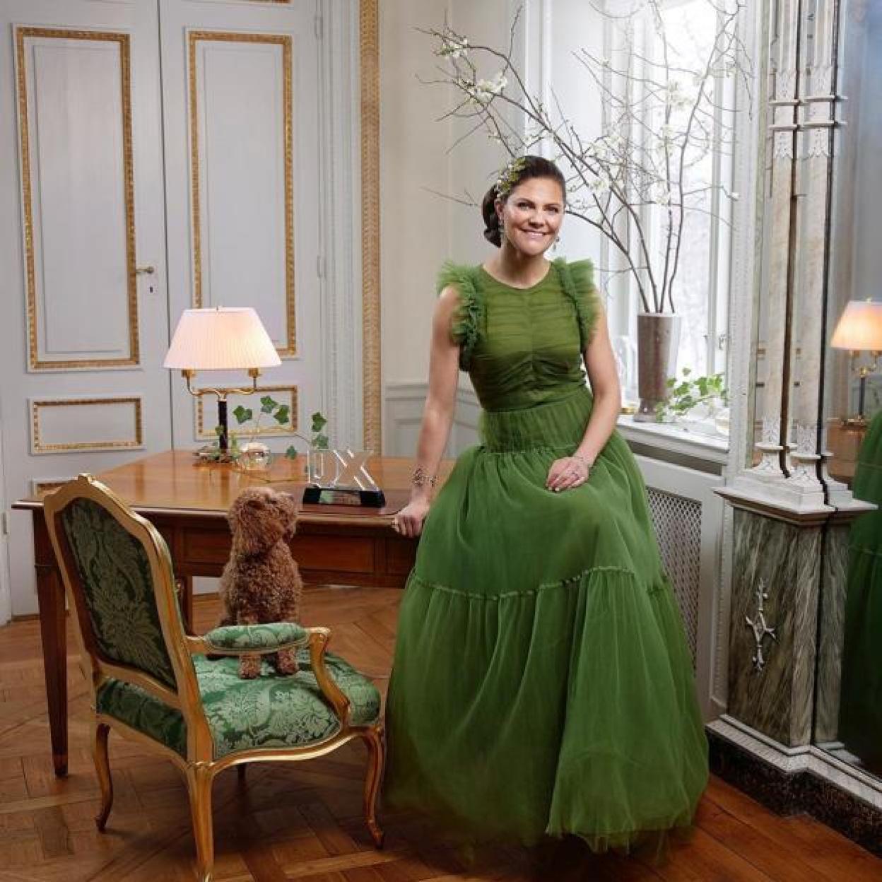 Victoria de Suecia tiene todos los secretos de estilo para actualizar, de la manera más elegante, tu look estival.