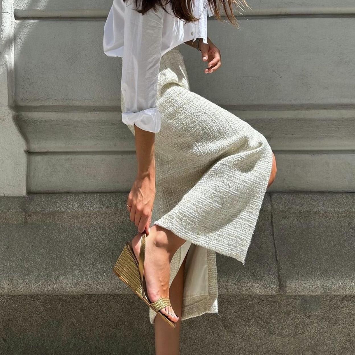 Una mujer con alpargatas.