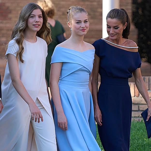 La reina Letizia con sus hijas en los Premios Princesa de Girona 2022. 