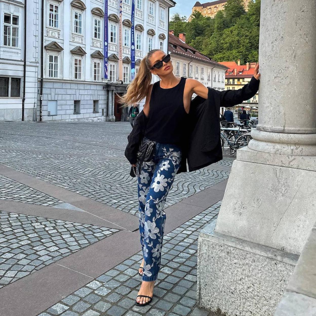 La influencer lleva unos vaqueros originales