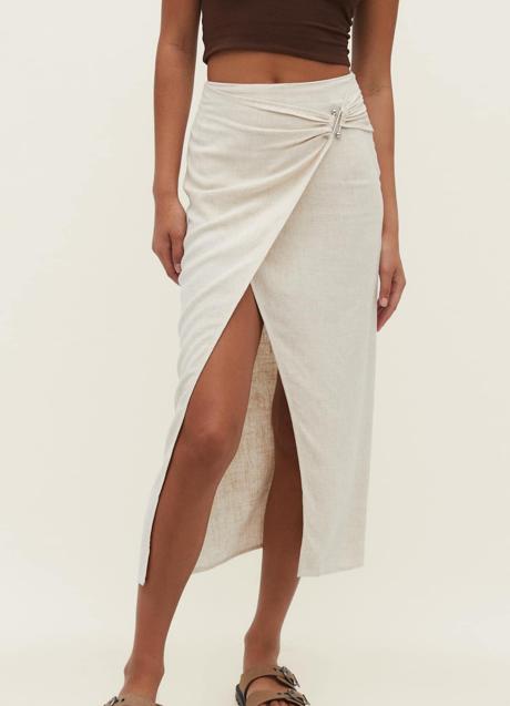 Imagen - Falda midi de Stradivarius (22,99 euros)