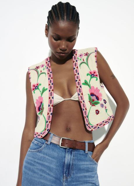Imagen - Chaleco con bordados de Zara (29,95 euros)