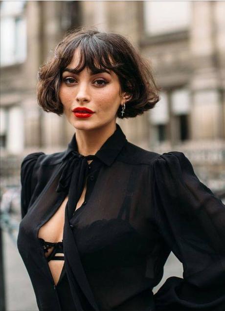 Imagen - Taylor Shae con corte de pelo french bob peinado al estilo melena effortless