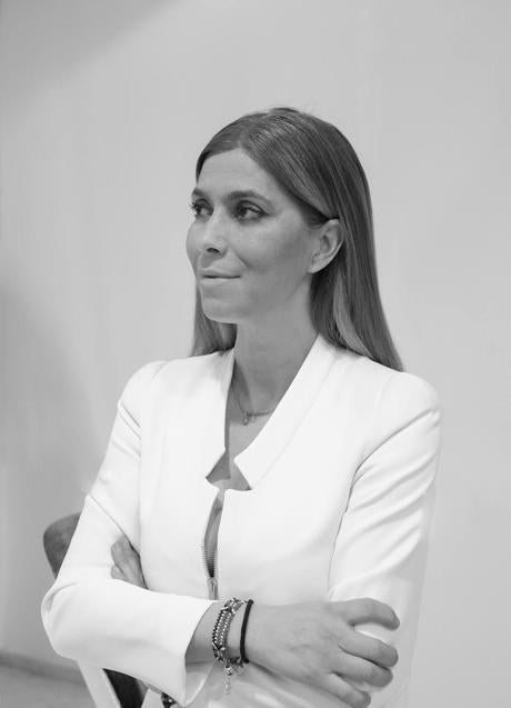 Imagen - Retrato en blanco y negro de la diseñadora Juana Martín.