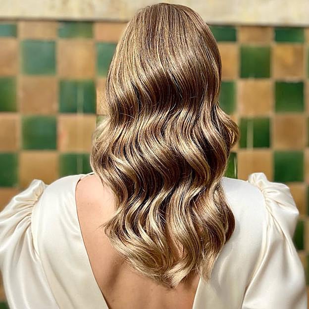 Ondas al agua como peinado de novia de boda