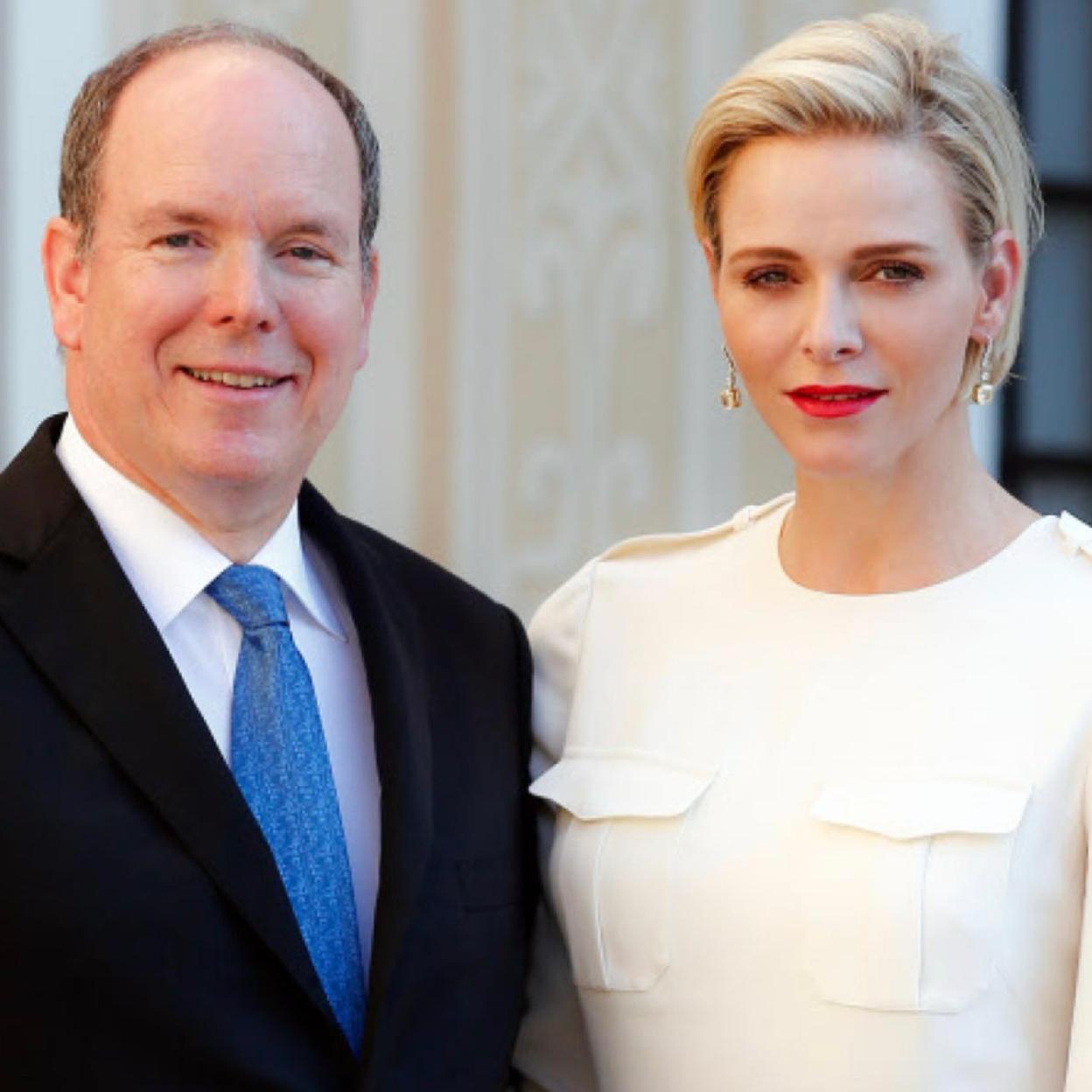 El príncipe Alberto de Mónaco y Charlene Wittstock comenzaron su matrimonio con mal pie: la novia lloró en la boda y durmieron en hoteles distintos en su luna de miel en Sudáfrica. 