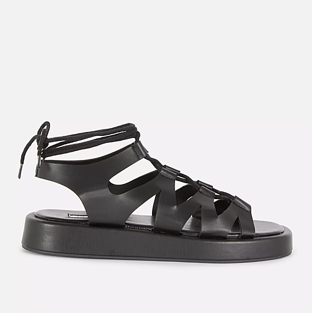 Las sandalias negras de Primark.