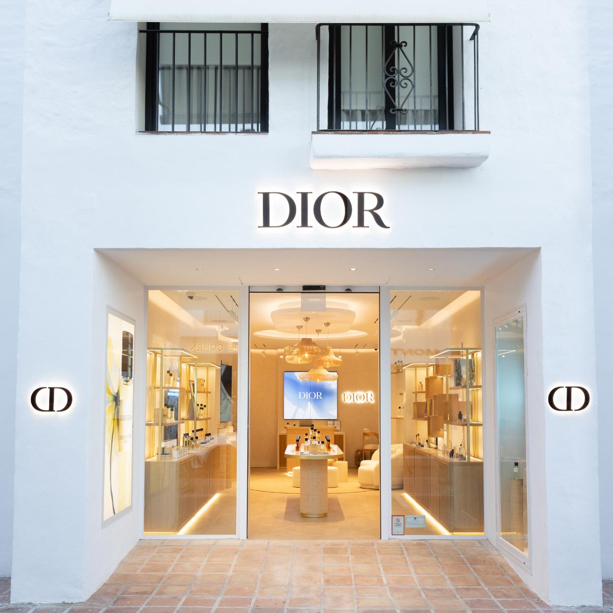 La fachada de la nueva tienda de Dior en Marbella.