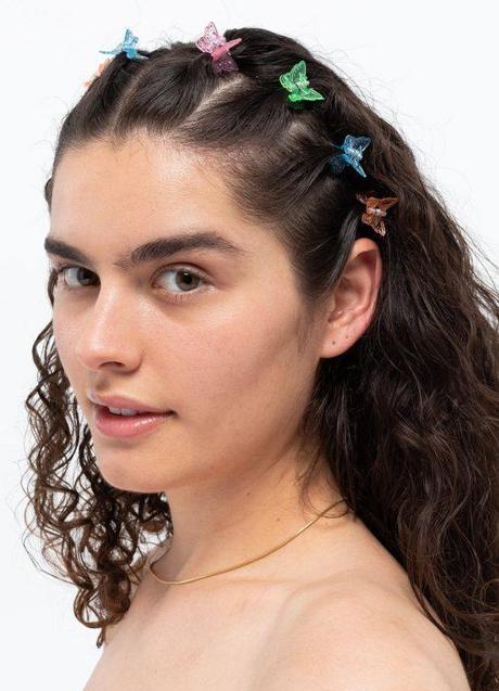 Imagen - Peinado con pinzas de mariposa para recoger el flequillo