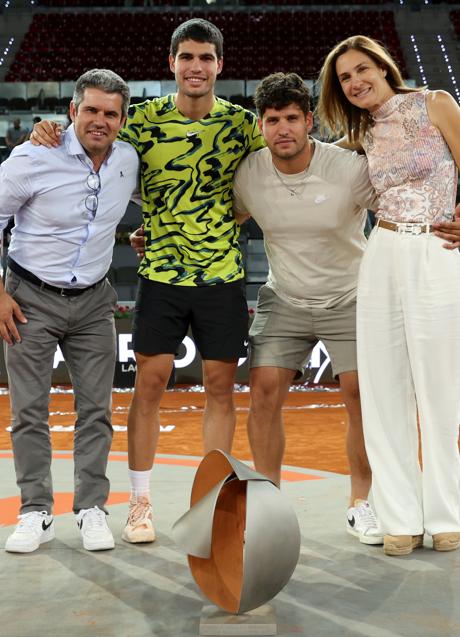 Imagen - Carlos Alcaraz, en una imagen junto a su familia. / GETTY