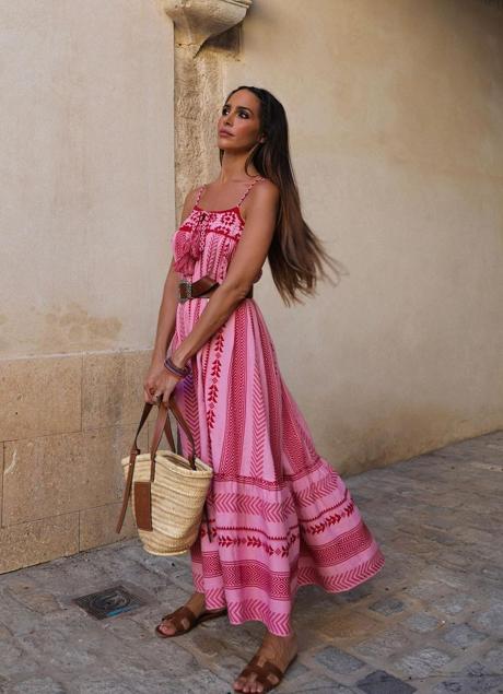 Imagen - Rocío Osorno posa con el vestido rosa.