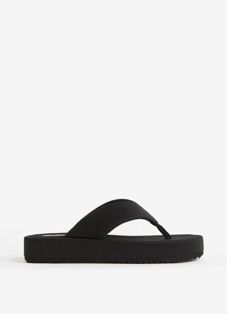 Imagen - Chancletas de plataforma de H&M, 24,99 euros.