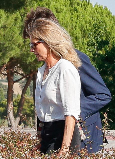 Imagen - Maria Chávarri a su llegada al tanatorio. Foto: Gtres.