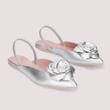 Imagen secundaria 1 - Los zapatos plateados de Alma en Pena, Pretty Ballerinas y Lodi.