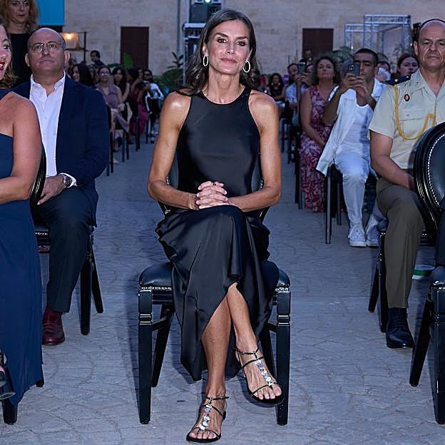 Todas las sandalias planas, cómodas y bonitas que ha llevado la reina Letizia a lo largo de los años