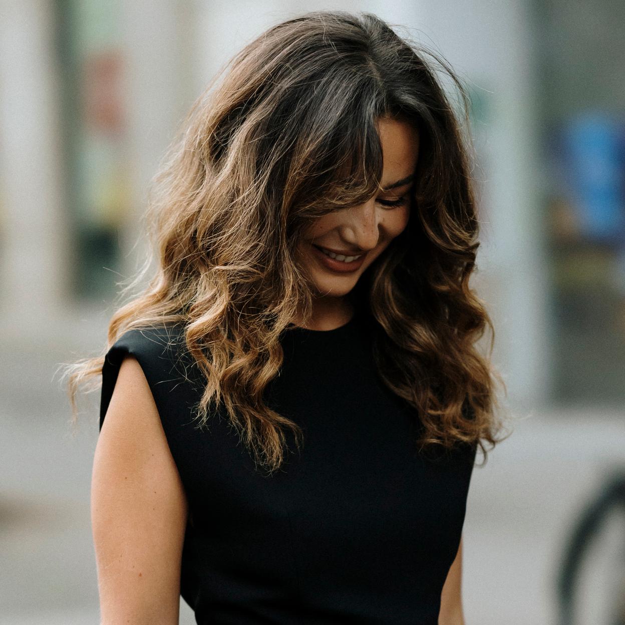 Una modelo con unas ondas perfectas.