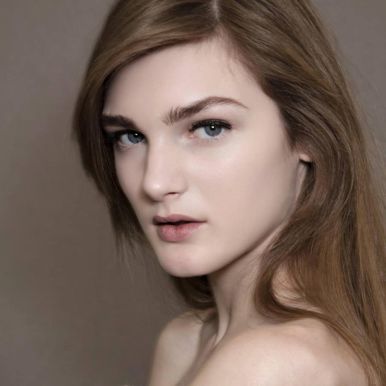 Modelo con piel seca