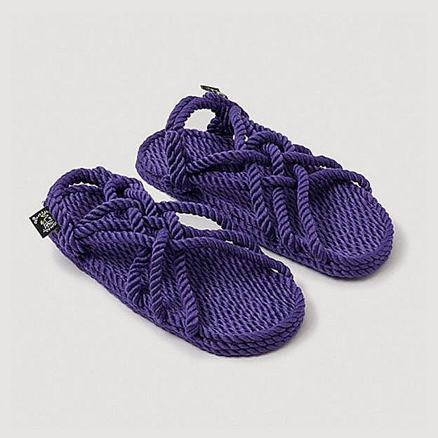 Sandalias moradas de cuerdas
