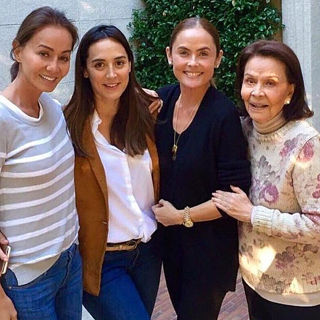 Betty Arrastia, junto a Isabel Preysler, Tamara Falcó y Joanna Preysler. /