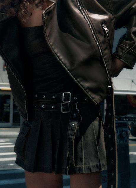 Imagen - Vestido corto de tablas con hebillas