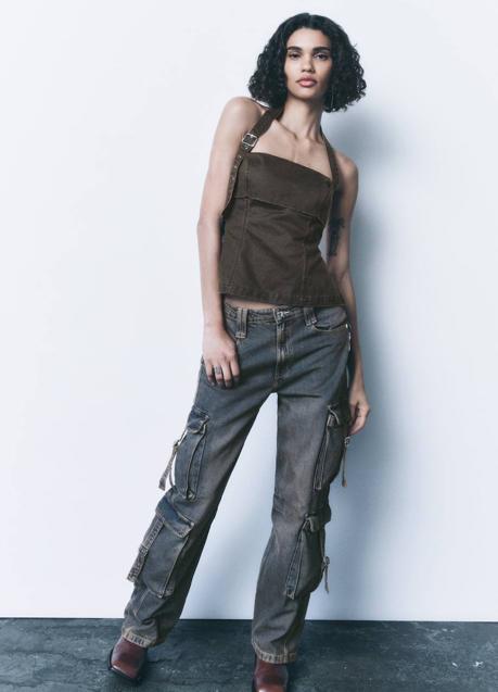 Imagen - Look estilo grunge con pantalones cargo