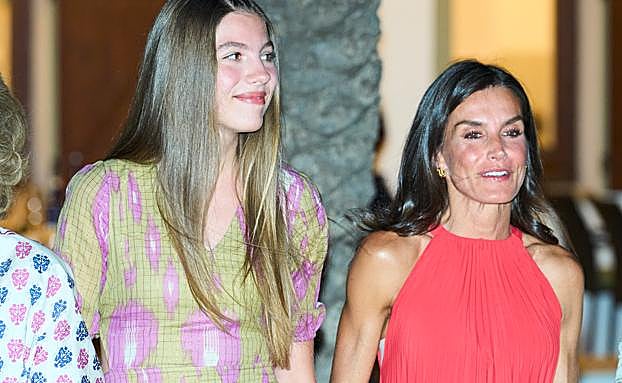 La reina Letizia con su hija, la infanta Sofía.