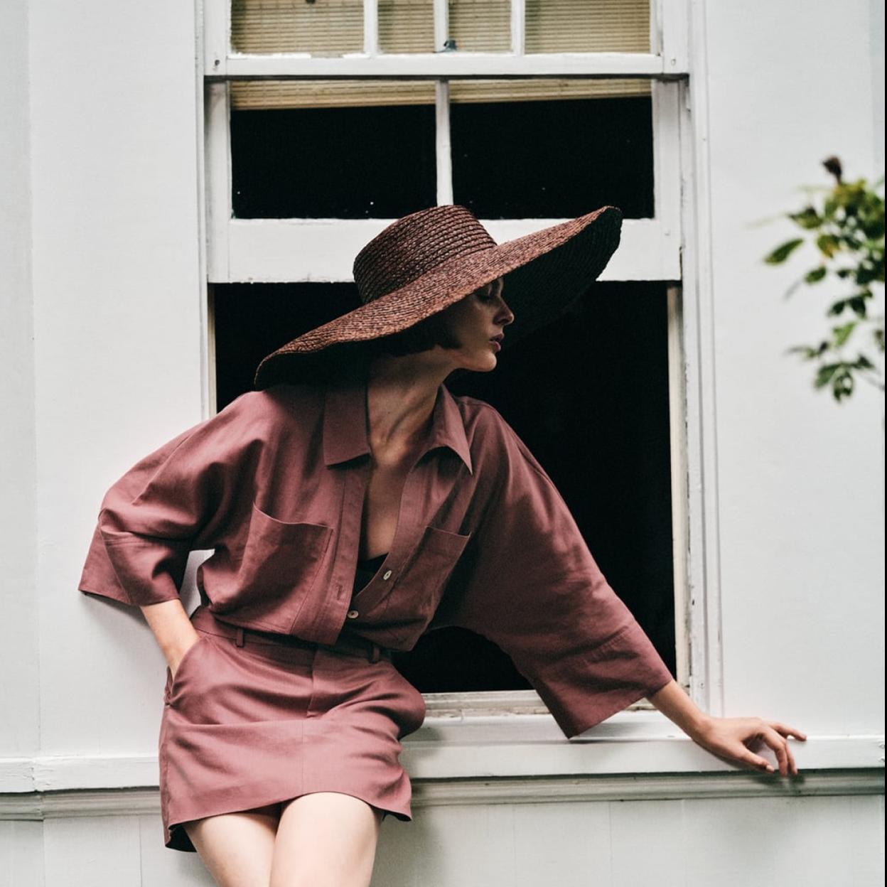 Zara tiene los vestidos más bonitos de la semana, los accesorios que llevarás con todo y muchas otras novedades. 