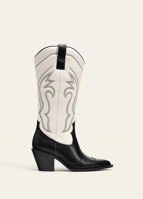 Imagen - Botas en blanco y negro de Stradivarius (55,99 euros)