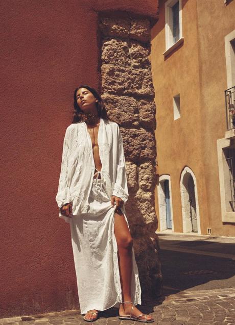 Imagen - Total look con kimono y falda en blanco