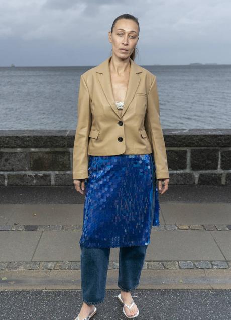 Imagen - Alana Hadid en su debut como modelo, para Saks Potts.