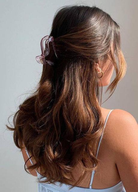 Imagen - Peinado con pinza semirrecogido