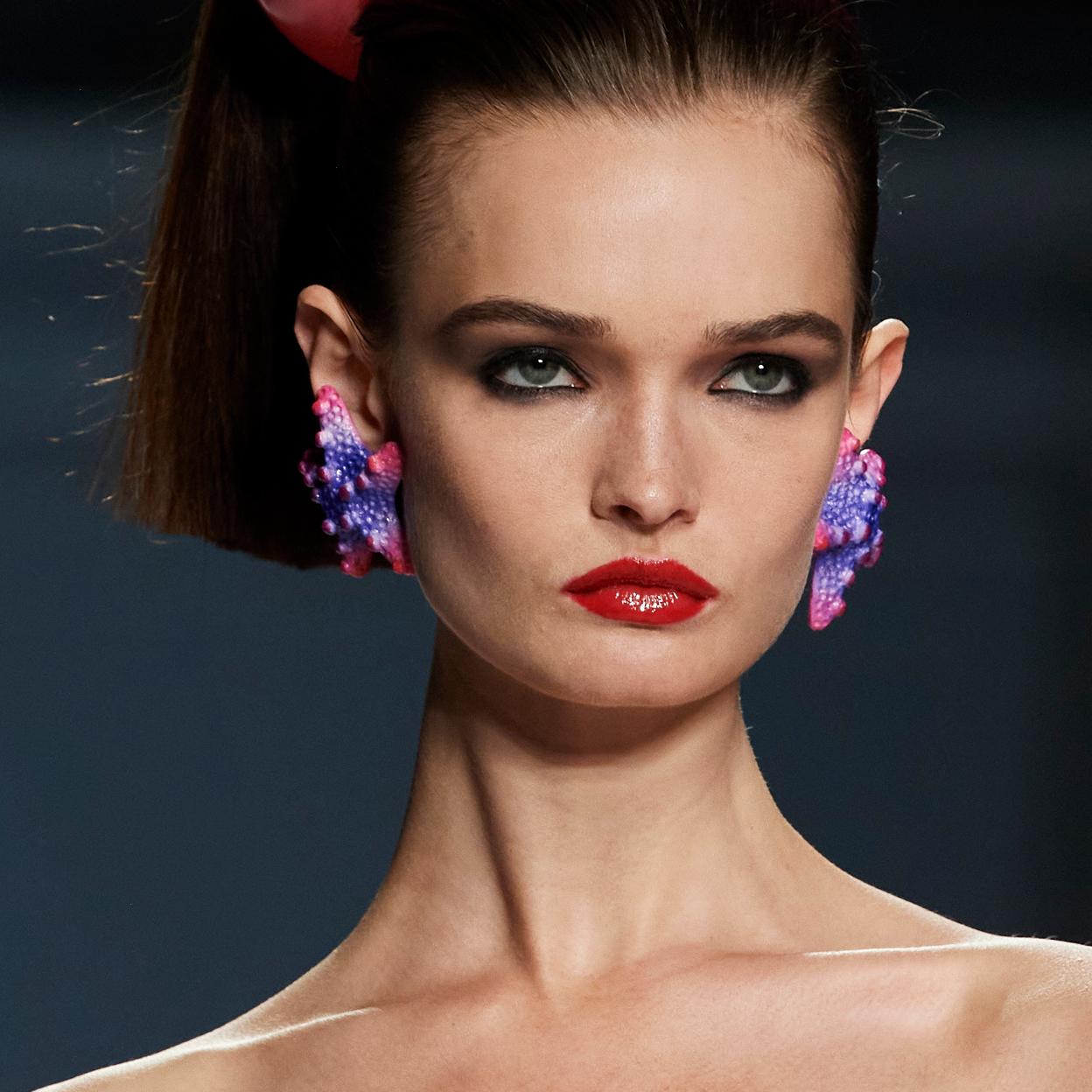 Estos son los perfumes con violeta que mejor huelen y más cautivan.