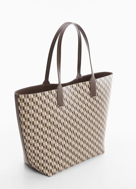 Imagen - Bolso shopper con logo de Mango. Foto: Mango.