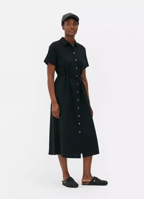 Imagen - Vestido camisero en negro de Primark. Foto: Primark.