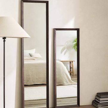 Imagen secundaria 1 - Muebles preciosos y vajillas y manteles baratísimos: los mejores chollos deco de las últimas rebajas y los Special Prices de Zara Home