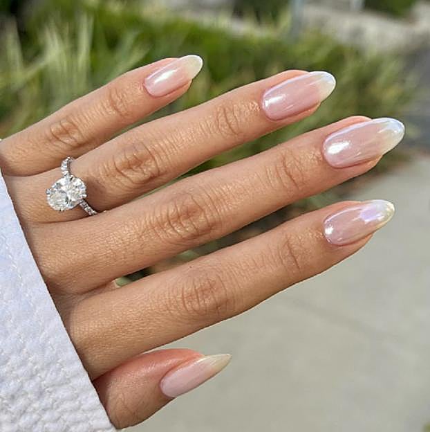 Las glazed donut nails.