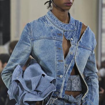 Imagen secundaria 1 - Imagen de la semana de la moda de Copenhague y detalles del desfile de Y/Project. 