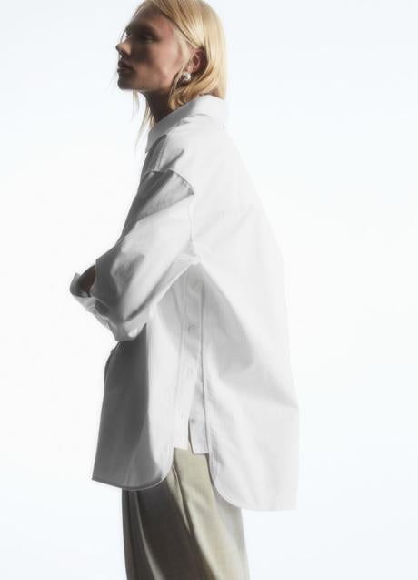 Imagen - Camisa de tejido técnico de COS, 99 euros.